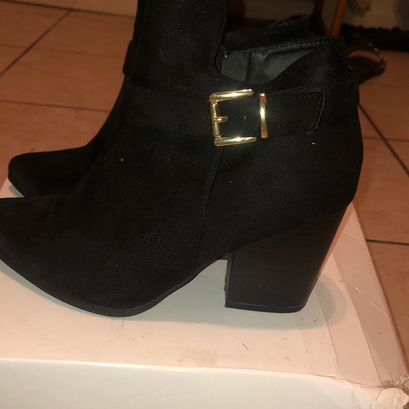 Shoes - Black suede booties